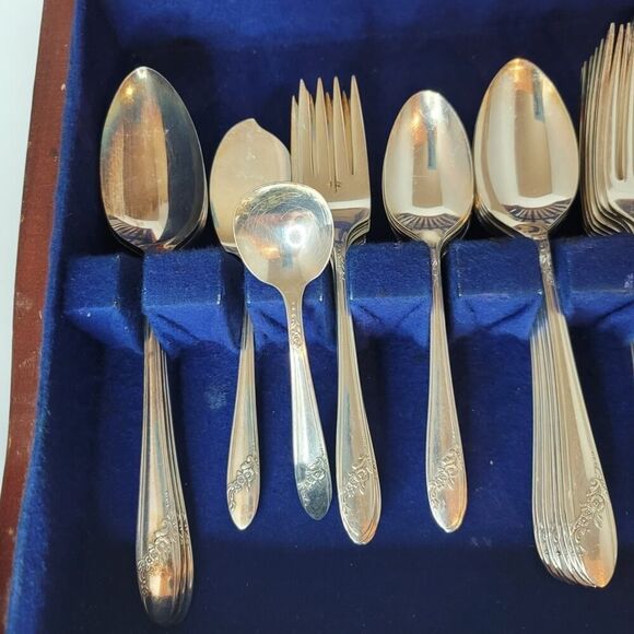 Vtg 1940s Silverware Set QUEEN BESS Tudor Plate ONEIDA Flatware 51 Pieces AS IS - Picture 4 of 15
